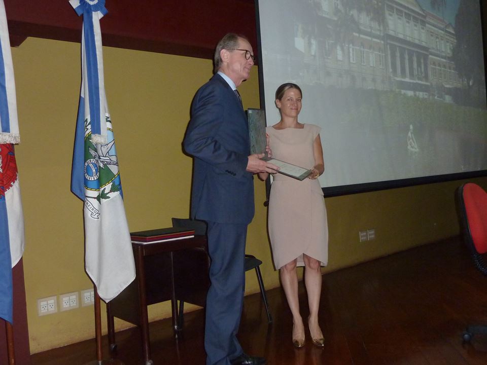 Entrega certificadosMOWInternacional 19.10.2016 AHI E MI